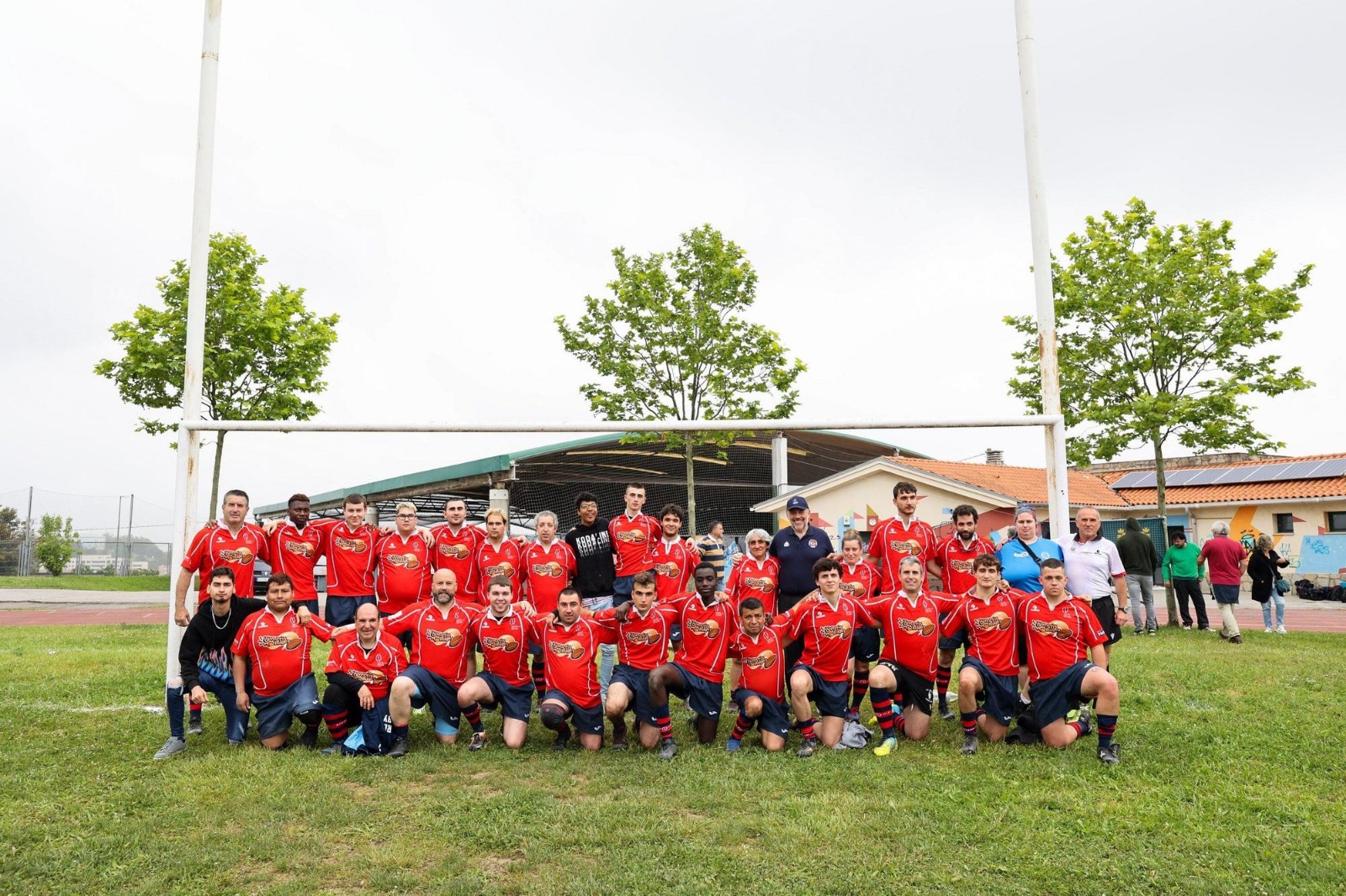 Encuentro de rugby inclusivo entre el combinado de la Federación de Bizkaia y la Federación Navarra, en Erandio